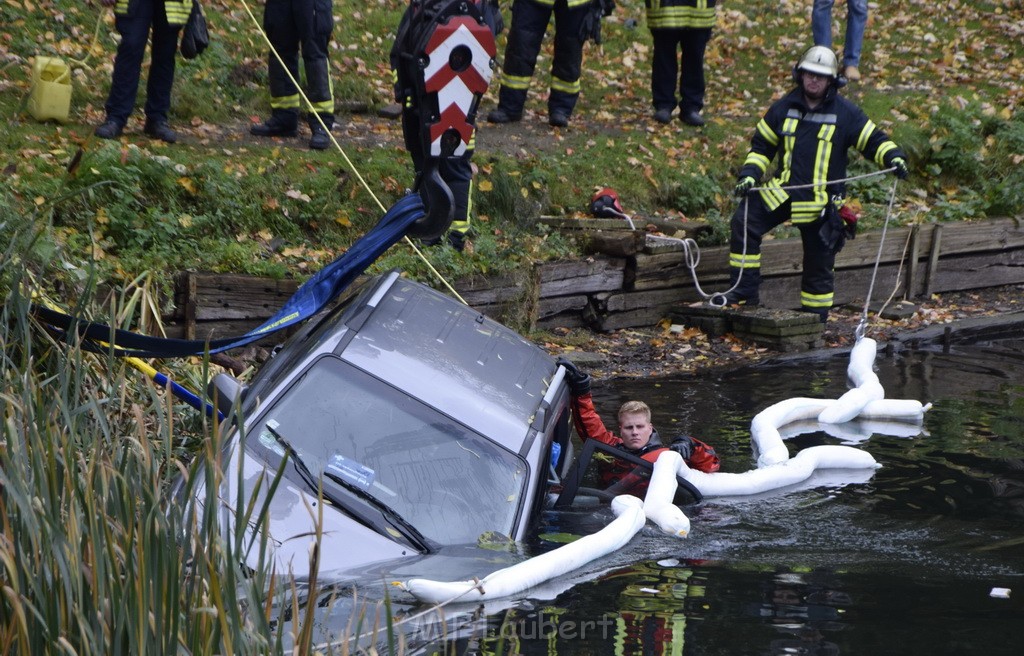 Einsatz BF Koeln PKW im See Koeln Esch P030.JPG - Miklos Laubert